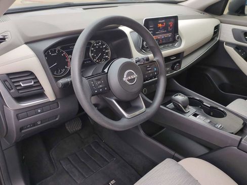 Used 2023 Nissan Rogue SV image 10