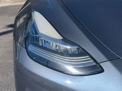 Used 2022 Tesla Model Y Long Range image 10