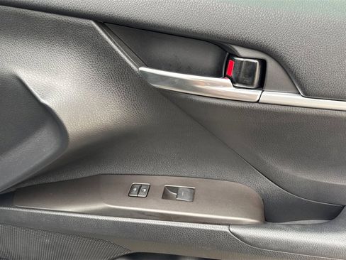 Used 2023 Toyota Camry SE image 19