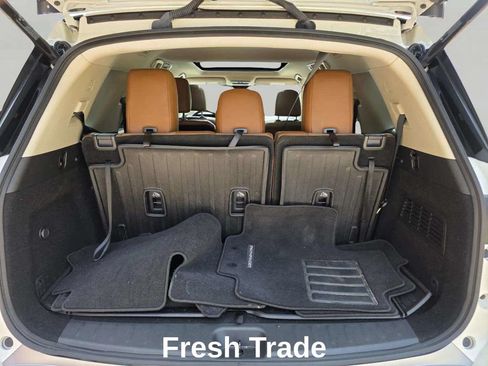 Used 2023 Nissan Pathfinder Platinum w/ Lighting Package (N93) AWD/4WD image 8