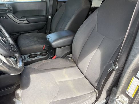 Used 2018 Jeep Wrangler Unlimited Sport S AWD/4WD image 11