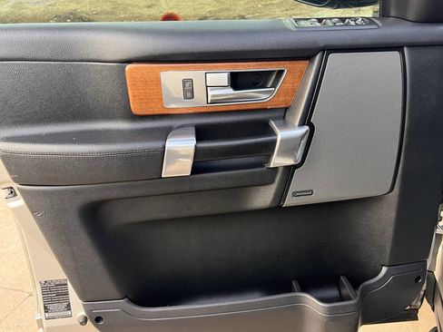 Used 2016 Land Rover LR4 HSE image 14