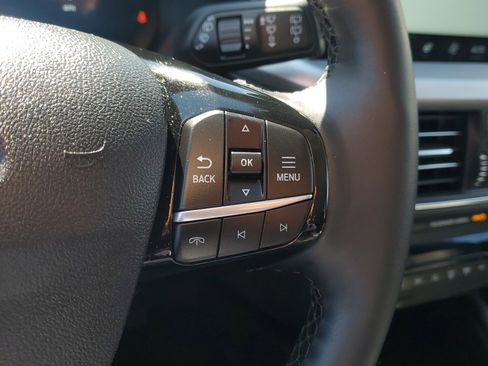 Certified 2025 Ford Escape Platinum w/ Premium Technology Package image 25