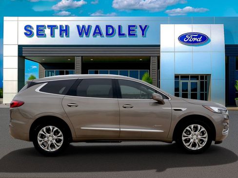 Used 2020 Buick Enclave Avenir w/ Avenir Technology Package FWD image 2