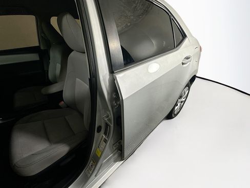 Used 2014 Toyota Corolla LE FWD image 12