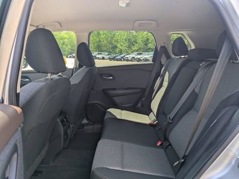 Used 2023 Nissan Rogue SV image 15