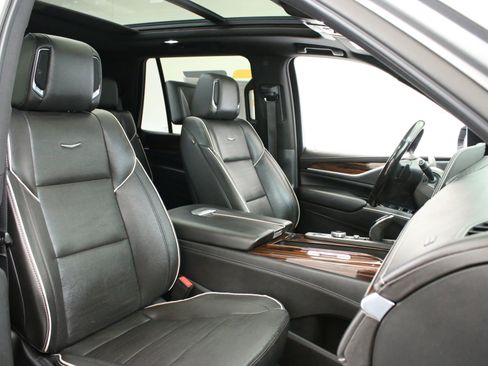 Used 2021 Cadillac Escalade Premium Luxury w/ Performance Package AWD/4WD image 30