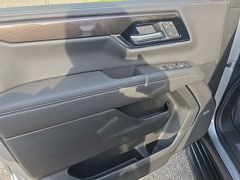 New 2026 GMC Yukon XL Elevation w/ Elevation Premium Package AWD/4WD image 19