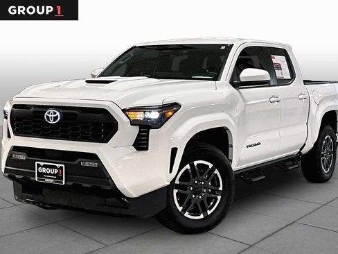 Used 2025 Toyota Tacoma TRD Sport RWD image 1