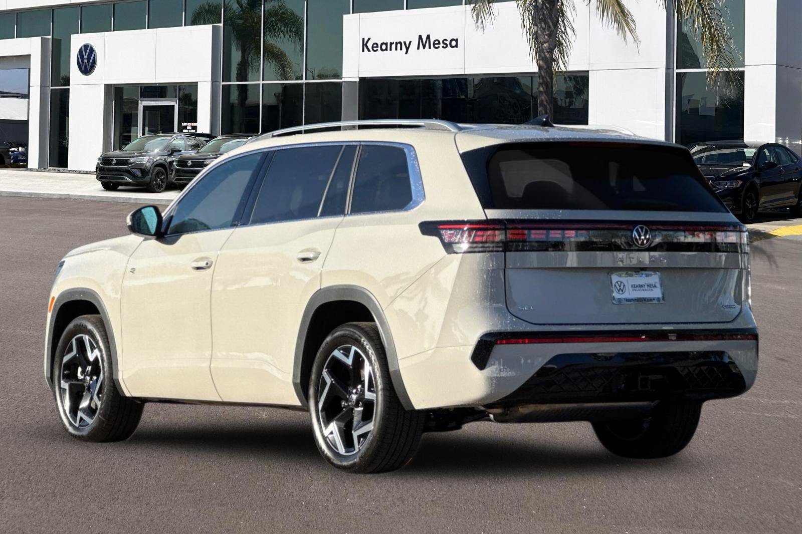 New 2027 Volkswagen Atlas SEL R-Line AWD/4WD image 6