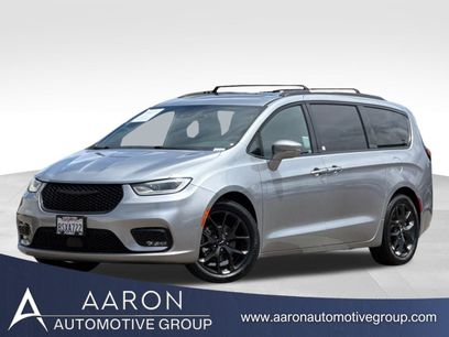 Used 2021 Chrysler Pacifica Touring w/ S Appearance Package