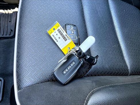 Used 2022 RAM 1500 Laramie RWD image 32