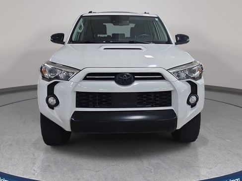 Used 2020 Toyota 4Runner Venture w/ Moonroof Package image 3