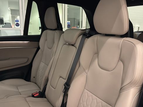 Used 2026 Volvo XC90 B6 Plus w/ Protection Package Premier image 25