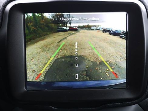 Used 2021 Jeep Renegade Limited w/ Luxury Group II image 18