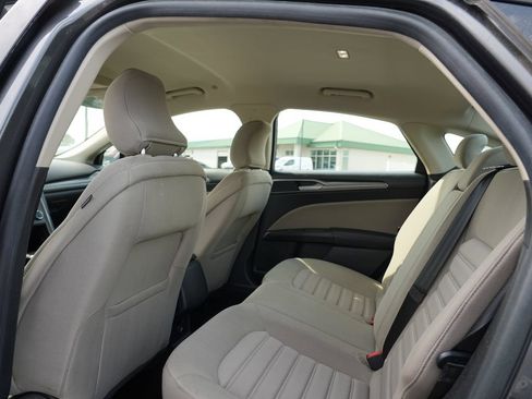 Used 2018 Ford Fusion S FWD image 17