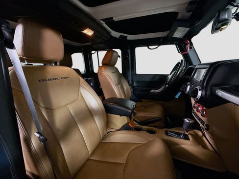 Used 2017 Jeep Wrangler Unlimited Rubicon w/ Dual Top Group image 27