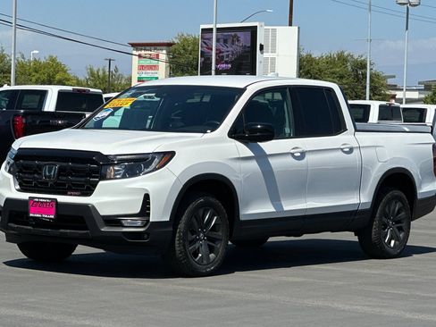Used 2025 Honda Ridgeline Sport image 9
