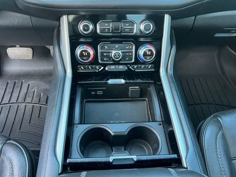 Used 2021 GMC Yukon XL Denali w/ Denali Premium Package image 30