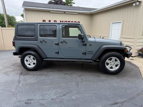 Used 2014 Jeep Wrangler Unlimited Sport w/ Quick Order Package 24S AWD/4WD image 2