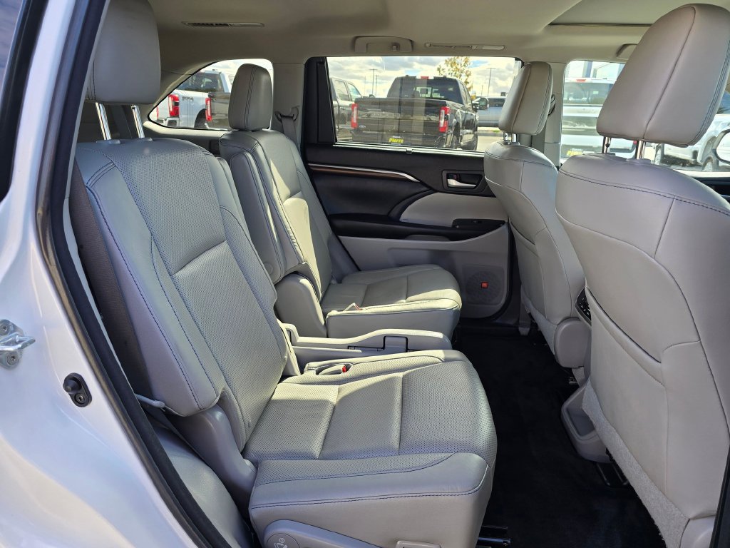 Used 2016 Toyota Highlander Limited AWD/4WD image 15