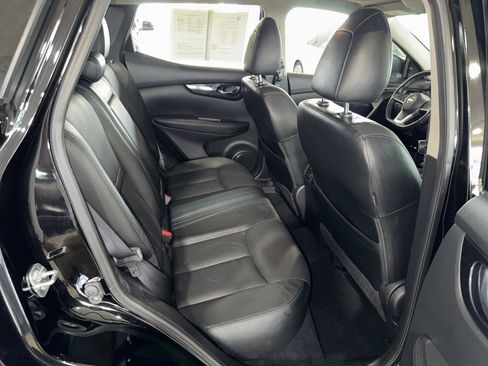 Used 2017 Nissan Rogue Sport SL w/ SL Premium Package image 12