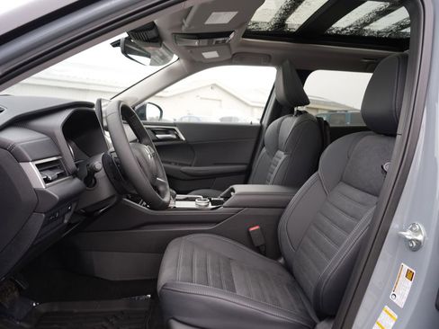 New 2026 Mitsubishi Outlander Trail Edition image 13