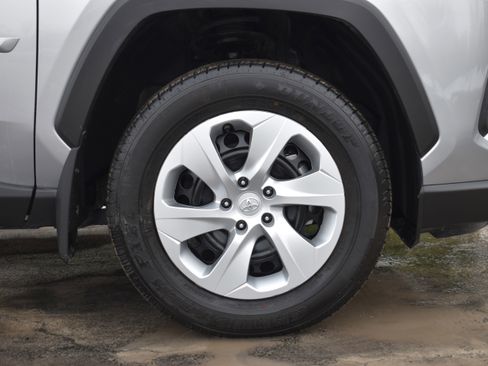 Used 2025 Toyota RAV4 LE image 34