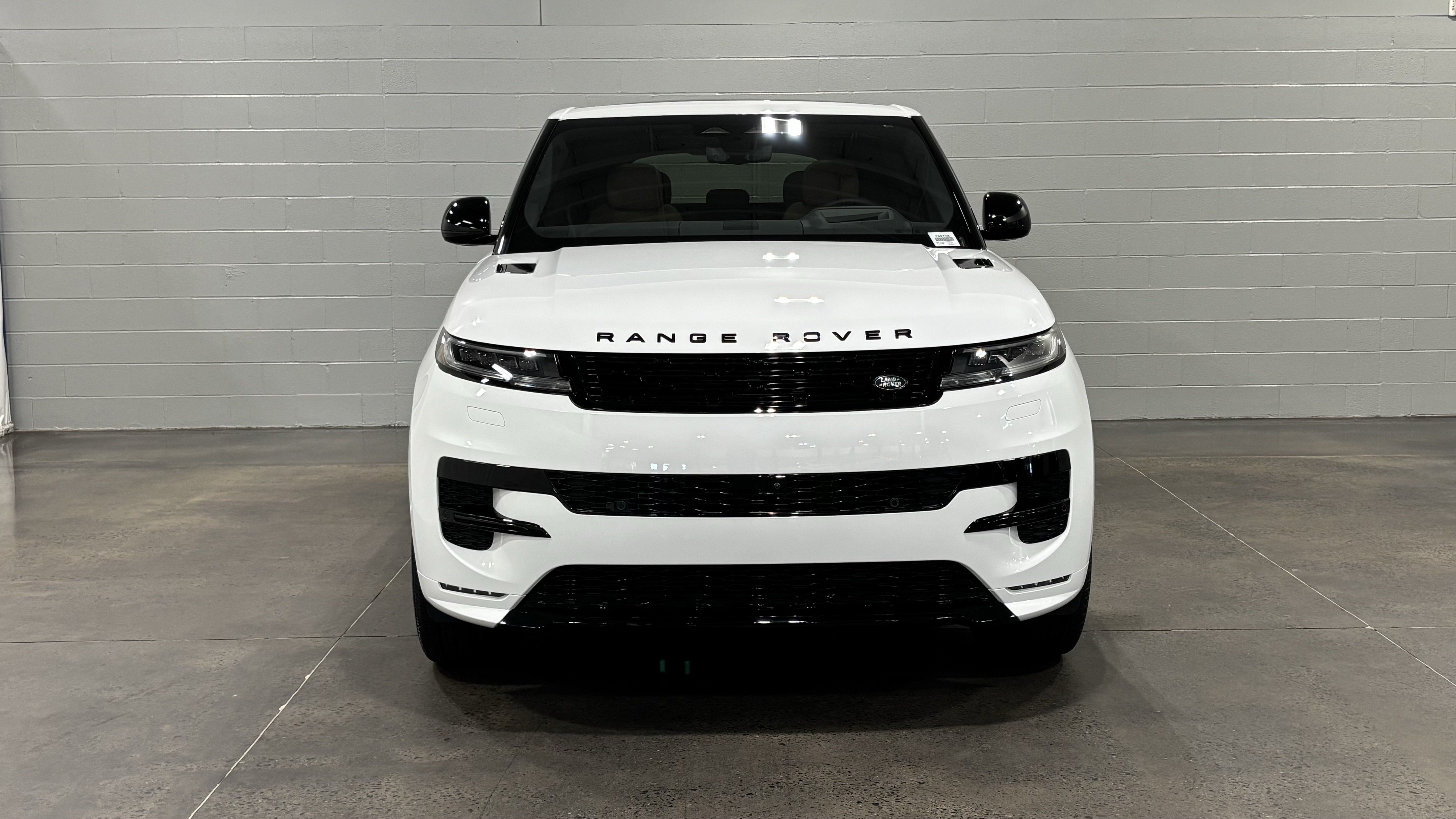 New 2026 Land Rover Range Rover Sport Dynamic SE AWD/4WD image 9