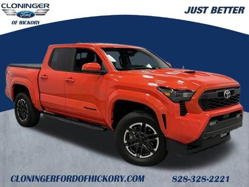 Used 2024 Toyota Tacoma TRD Sport image 1