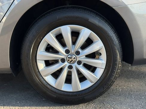 Used 2015 Volkswagen Passat 1.8T Wolfsburg Edition image 12