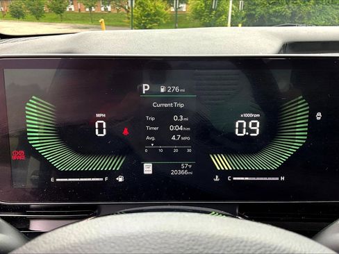 Used 2025 Kia Carnival FWD image 13