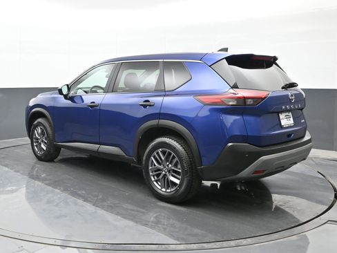 Used 2023 Nissan Rogue S image 6