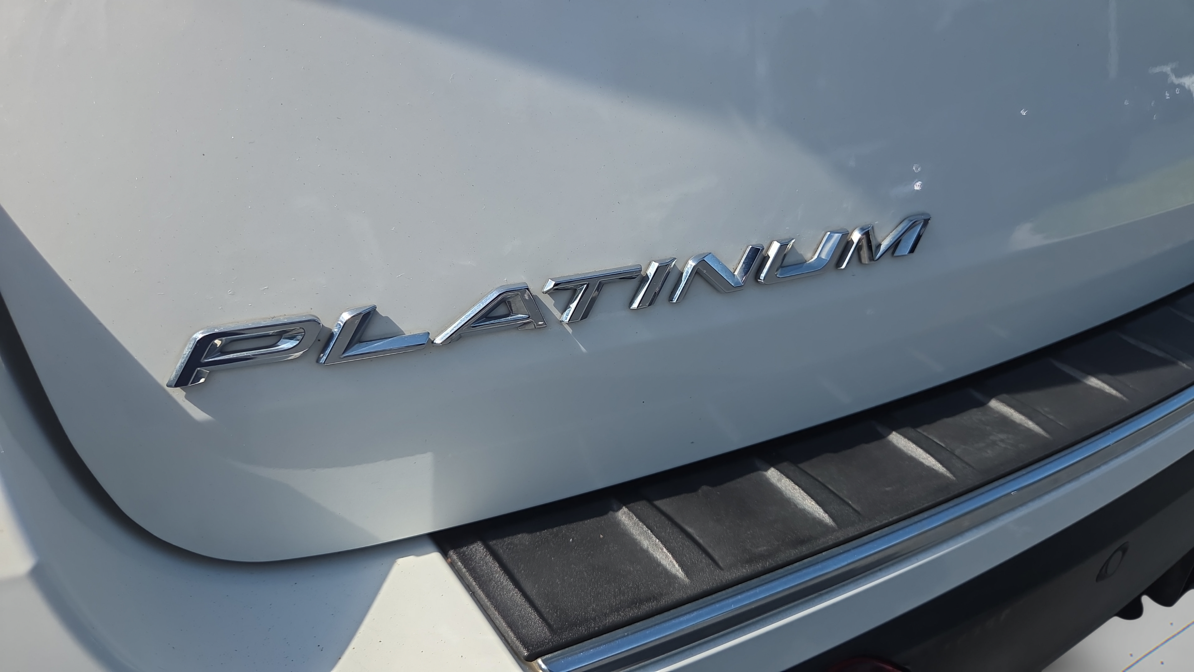 Used 2020 Ford Explorer Platinum w/ Premium Technology Package AWD/4WD image 37