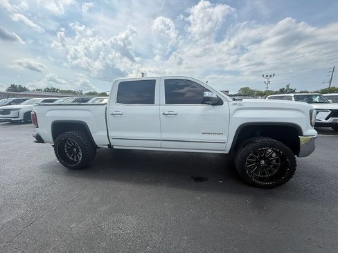 Used 2018 GMC Sierra 1500 SLT w/ SLT Premium Package AWD/4WD image 2