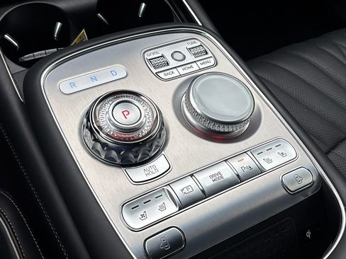 Used 2024 Genesis G90 3.5T image 33