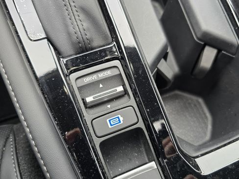 Used 2025 Honda Accord Touring image 19