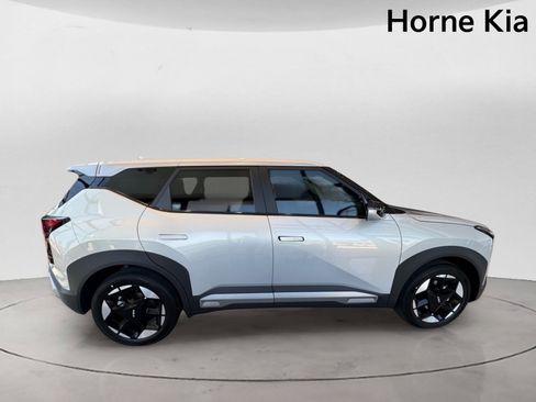 New 2027 Kia Seltos S FWD image 3