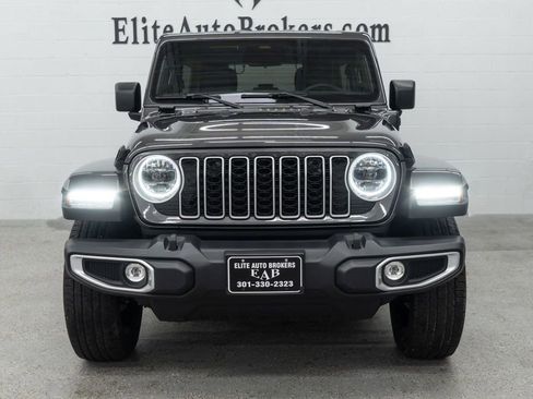 Used 2025 Jeep Wrangler Unlimited Sahara w/ Safety Group AWD/4WD image 3