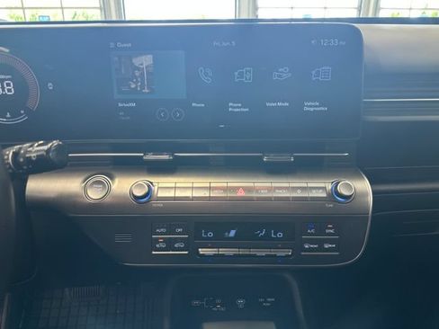 Used 2025 Hyundai Kona SEL AWD/4WD image 3