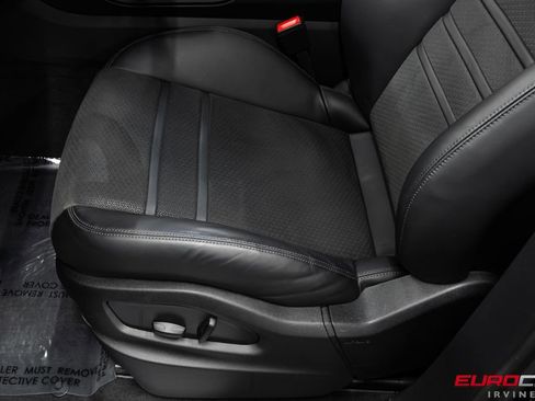 Used 2025 Porsche Cayenne GTS image 40