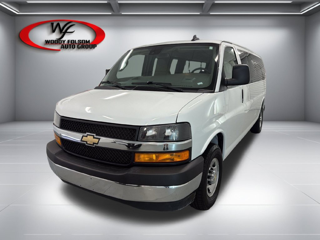 Used 2025 Chevrolet Express 3500 LT w/ LT Preferred Equipment Group RWD image 3