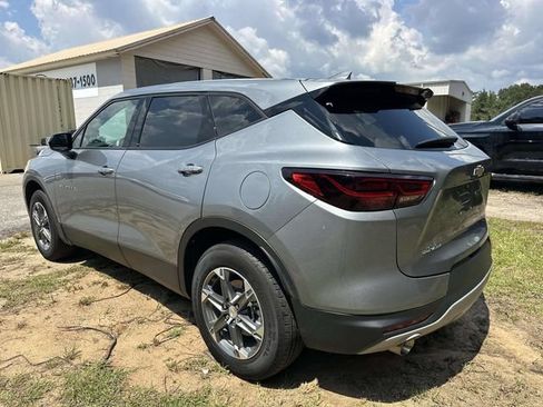 Used 2025 Chevrolet Blazer LT FWD image 17