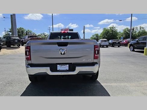 Used 2024 RAM 3500 Tradesman w/ Chrome Appearance Group AWD/4WD image 30