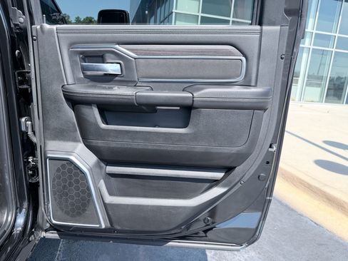 Used 2026 RAM 2500 Laramie AWD/4WD image 34