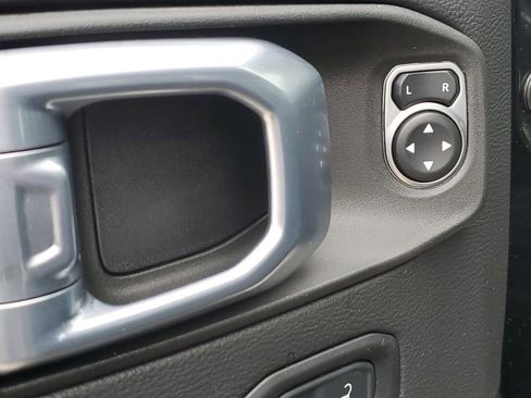 Used 2021 Jeep Wrangler Unlimited Sahara image 26