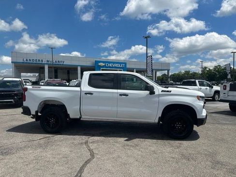 Used 2023 Chevrolet Silverado 1500 LT Trail Boss w/ LPO, Dark Essentials Package AWD/4WD image 2