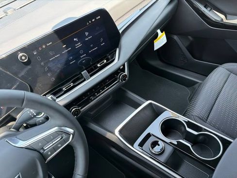 New 2026 Chevrolet Equinox LT FWD image 24