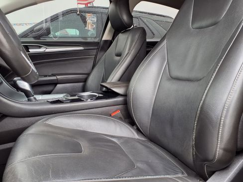 Used 2013 Ford Fusion Titanium w/ Titanium Driver Assist Pkg image 3