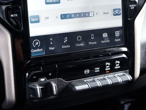 Used 2024 RAM 2500 Laramie AWD/4WD image 29